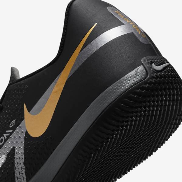 Nike Jr. Phantom GT2 Academy IC Older Indoor Court Fußballschuhe Kinder Schwarz Metal Gold Dunkelgrau Metal Dunkelgrau | NK971YWM